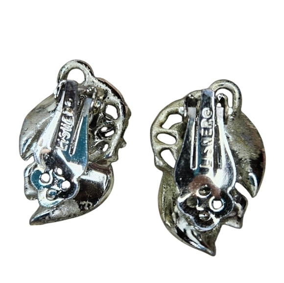 Lisner Vintage Leaves and Berries Brushed Metal Clip On Earrings - Picture 2 of 8